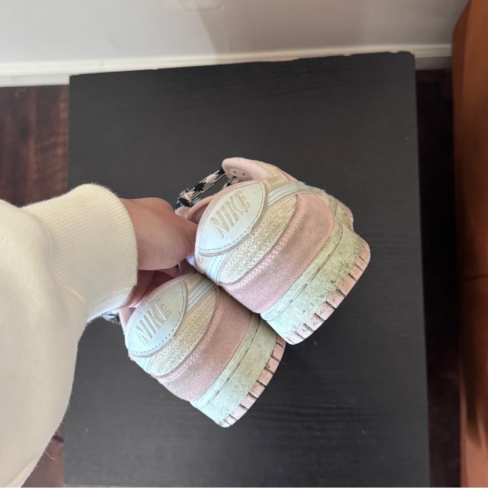 Cute Nike dunks! Great condition. - Picture 5 of 5